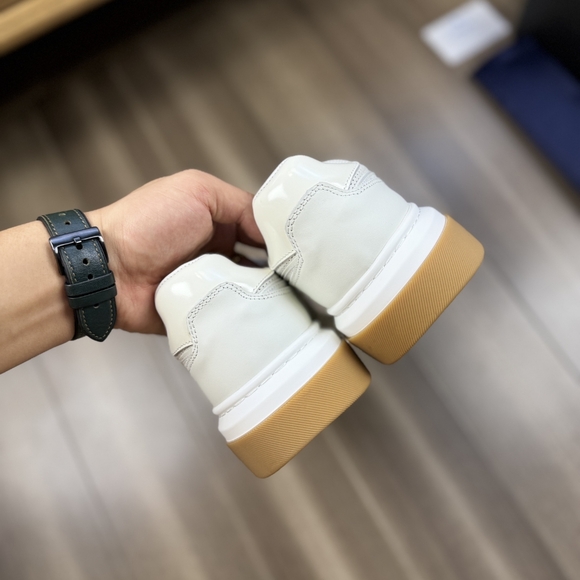 Prada men's white sneakers - Picture 7 of 7